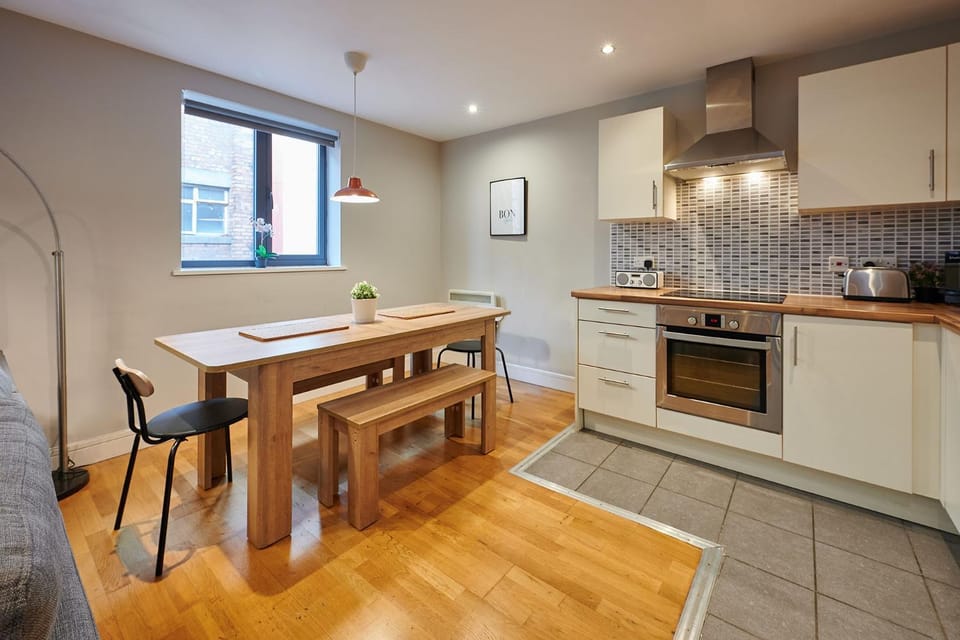 Kitchen or kitchenette, Dining area, pet friendly, stove