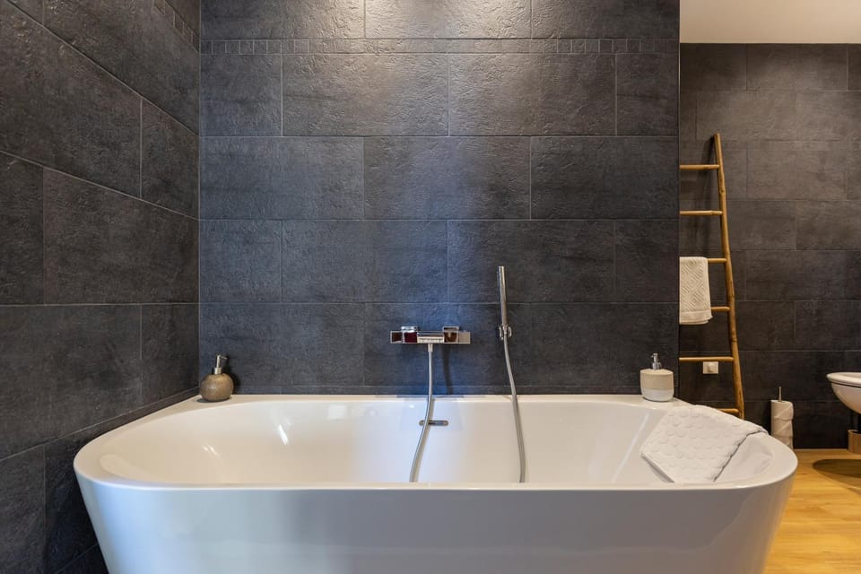 Bathroom, Bath