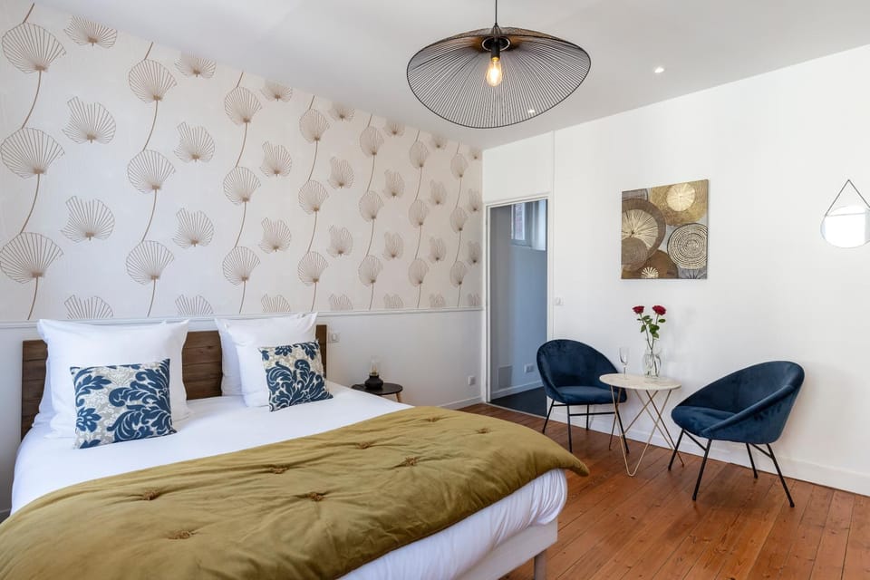 Bed, Photo of the whole room