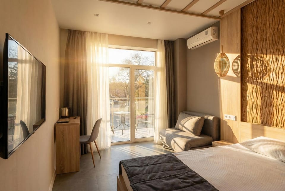 Communal lounge/ TV room, Bed, Photo of the whole room, Bedroom, air conditioner