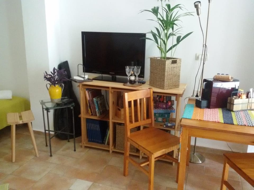 Coffee/tea facilities, Living room, Dining area