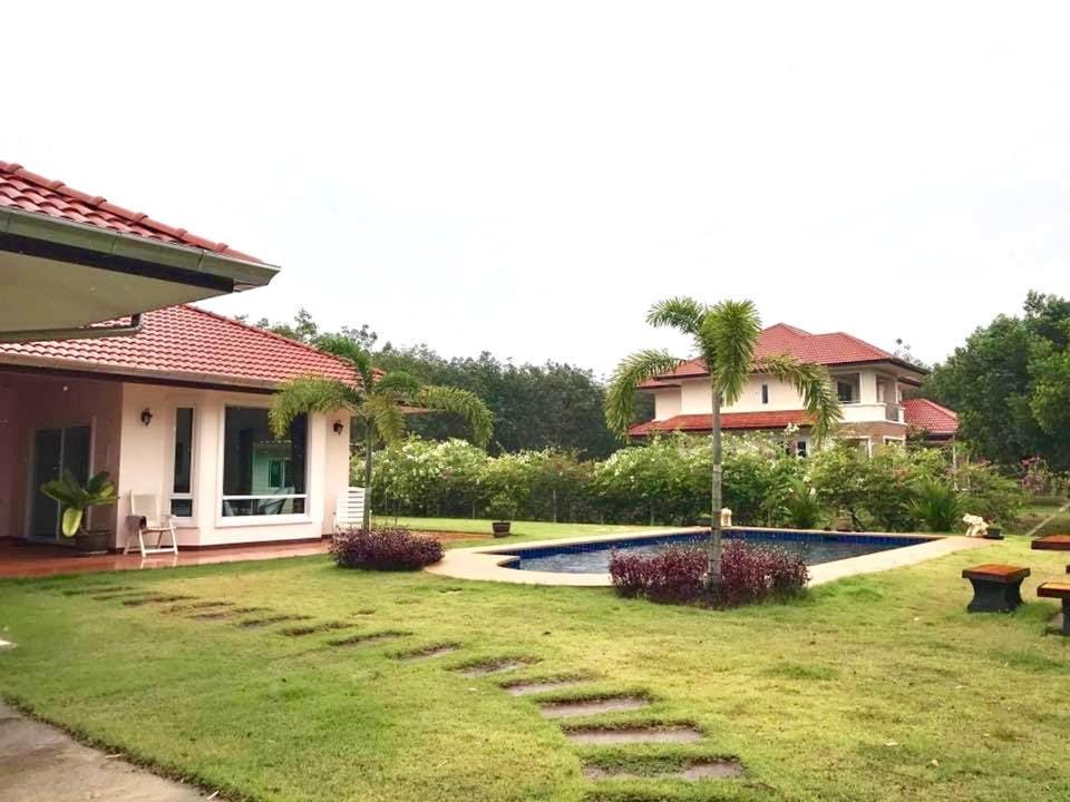 BaanTongLeif House in Chon Buri Changwat