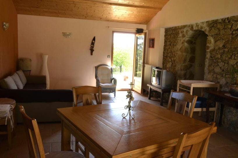 Gîte le Clos de Ceintres House in Auvergne-Rhône-Alpes