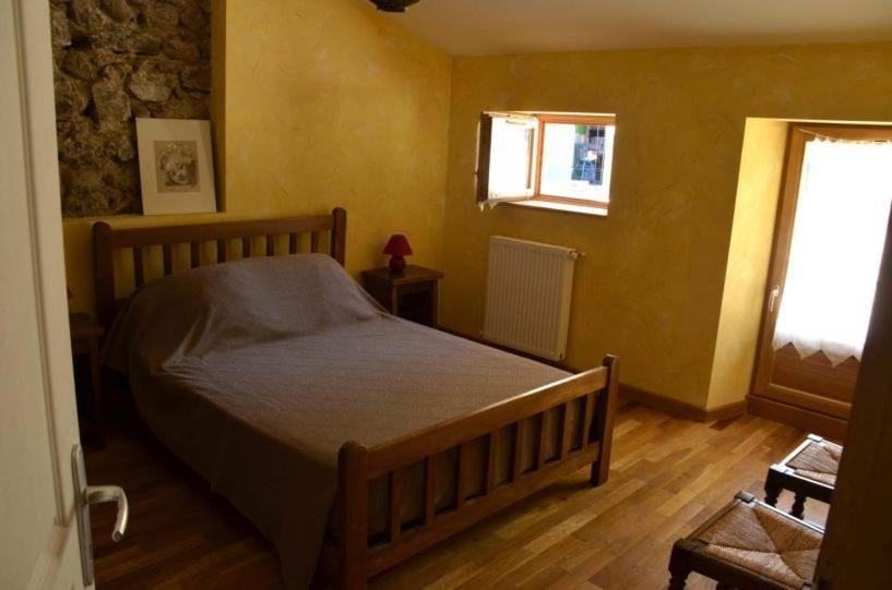 Gîte le Clos de Ceintres House in Auvergne-Rhône-Alpes