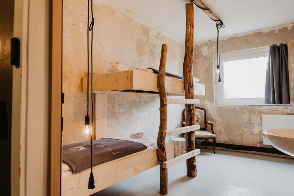 bunk bed