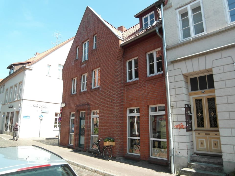 Property building, Facade/entrance, Neighbourhood