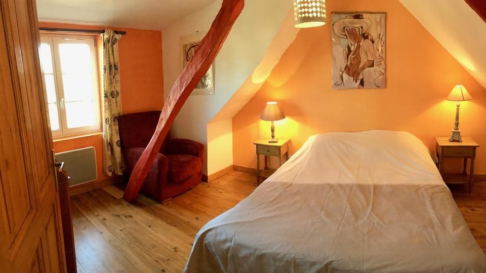 Camping La Garenne De Moncourt Campground/ 
RV Resort in Hauts-de-France