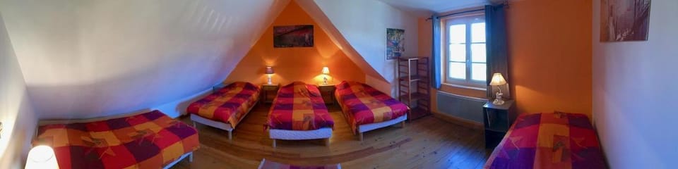 Camping La Garenne De Moncourt Campground/ 
RV Resort in Hauts-de-France