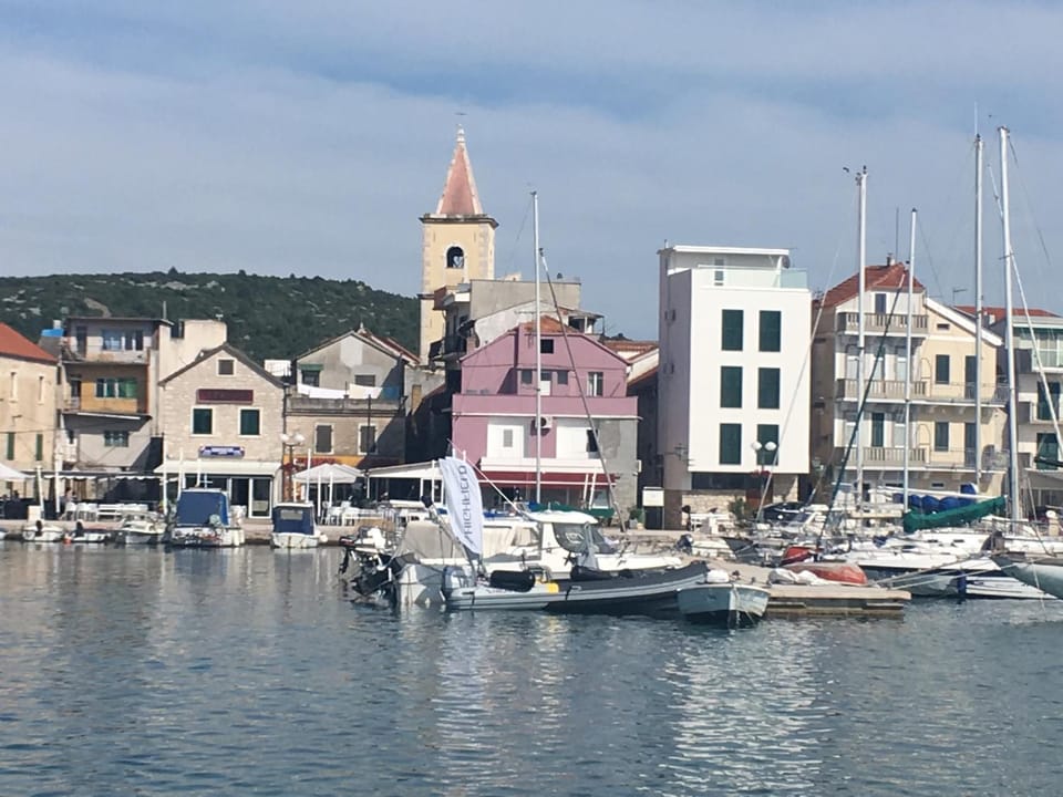 Nearby landmark, Neighbourhood