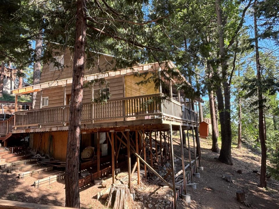 Sequoia National Forest CabinK Cabin in Sierra Nevada