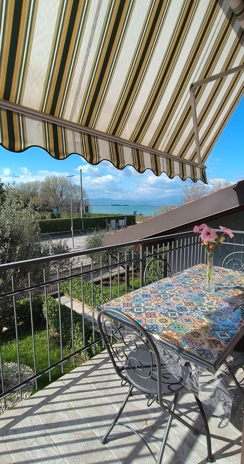 Casa Maganda vista lago tra Peschiera del Garda e Sirmione Apartment in Peschiera del Garda