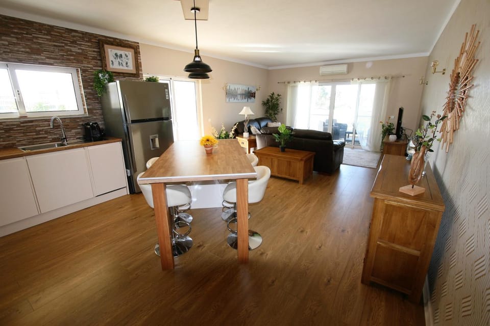 Alvor Retreat at Vila Marachique Apartment in Alvor