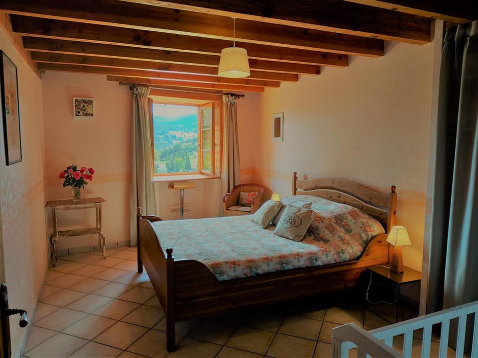 Maison en pierre avec sauna et jardin à Chalmazel - FR-1-496-39 House in Auvergne-Rhône-Alpes