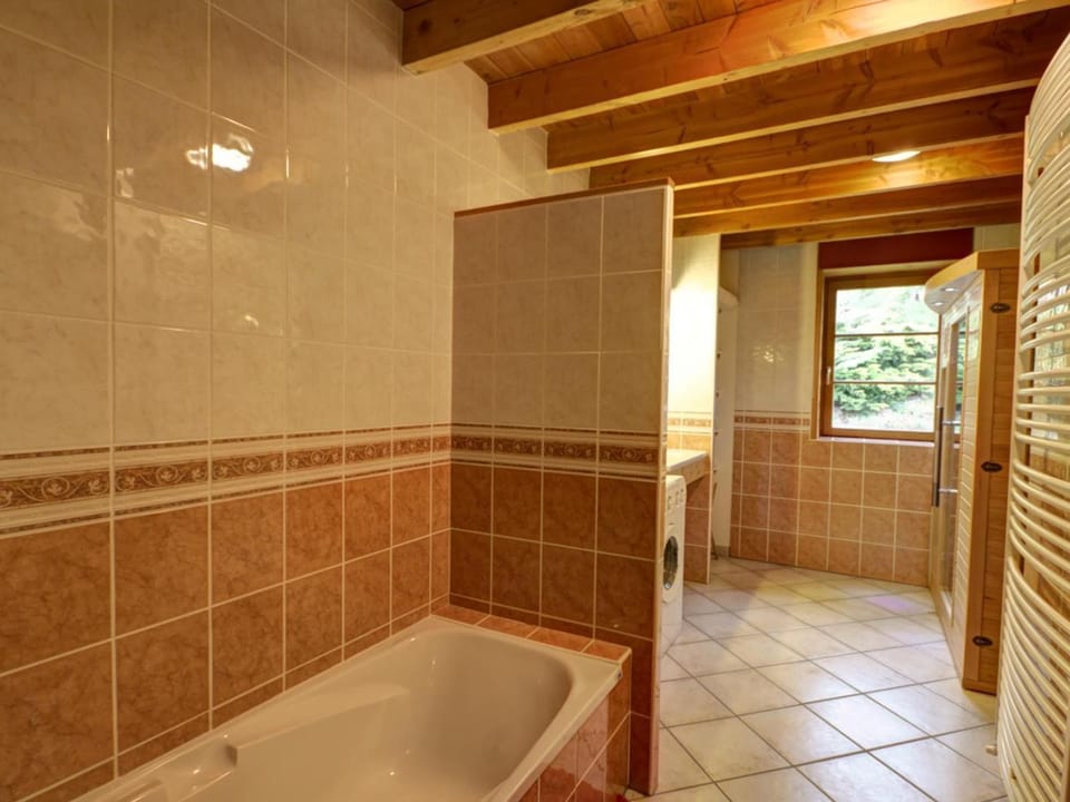Maison en pierre avec sauna et jardin à Chalmazel - FR-1-496-39 House in Auvergne-Rhône-Alpes