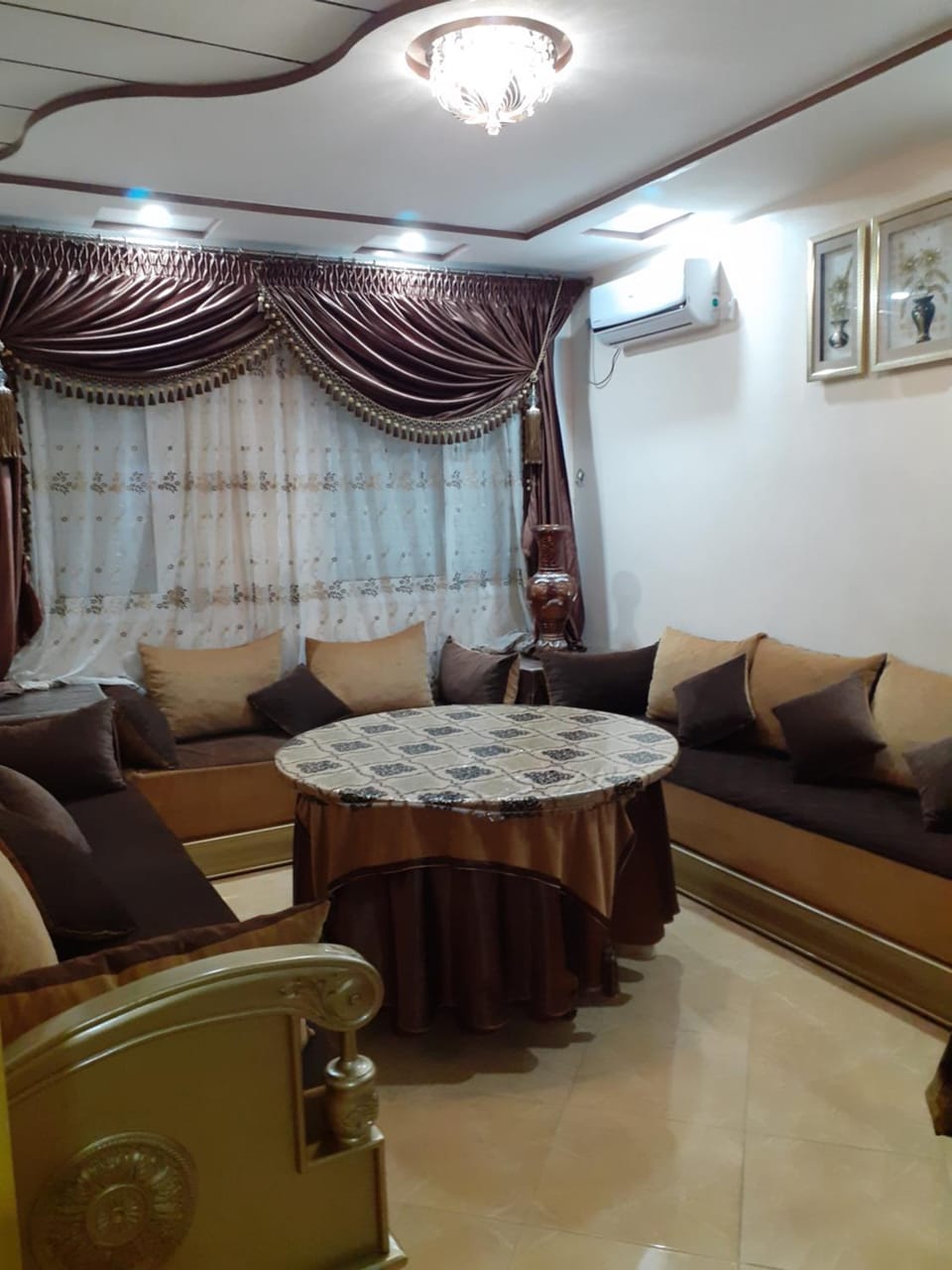 Communal lounge/ TV room, Living room, Photo of the whole room, Decorative detail, Seating area, Dining area