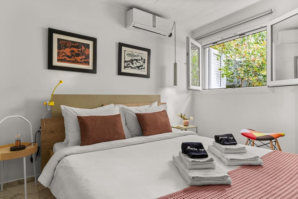 Luxe house in Glyfada with spa near metro station C8 House in South Athens