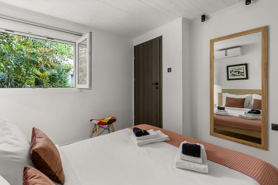 Luxe house in Glyfada with spa near metro station C8 House in South Athens