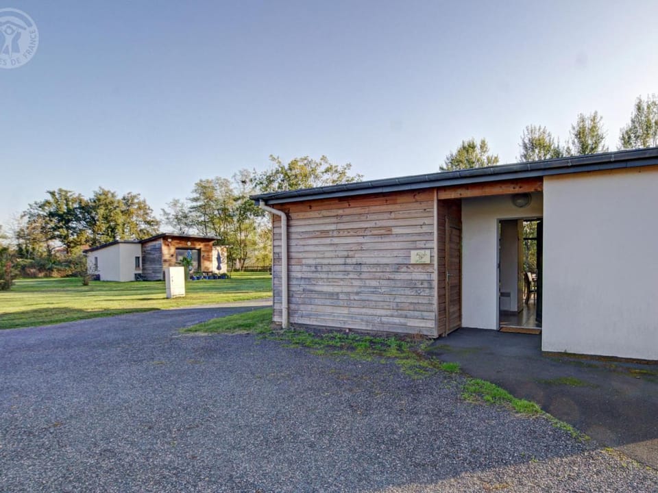 Chalet moderne 4-6 pers, animaux acceptés, terrasse privée - FR-1-496-79 House in Auvergne-Rhône-Alpes