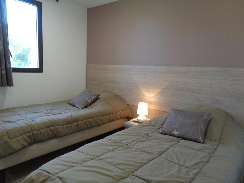 Chalet paisible en bord d'étang - Animaux acceptés - FR-1-496-88 House in Auvergne-Rhône-Alpes