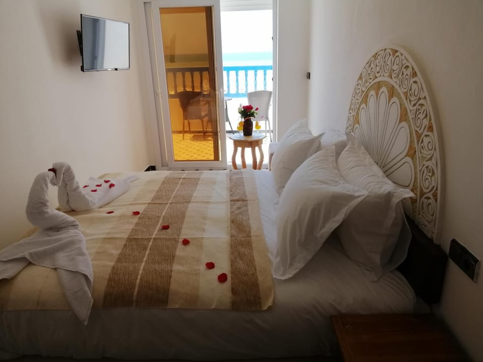Photo of the whole room, Bedroom, Sea view