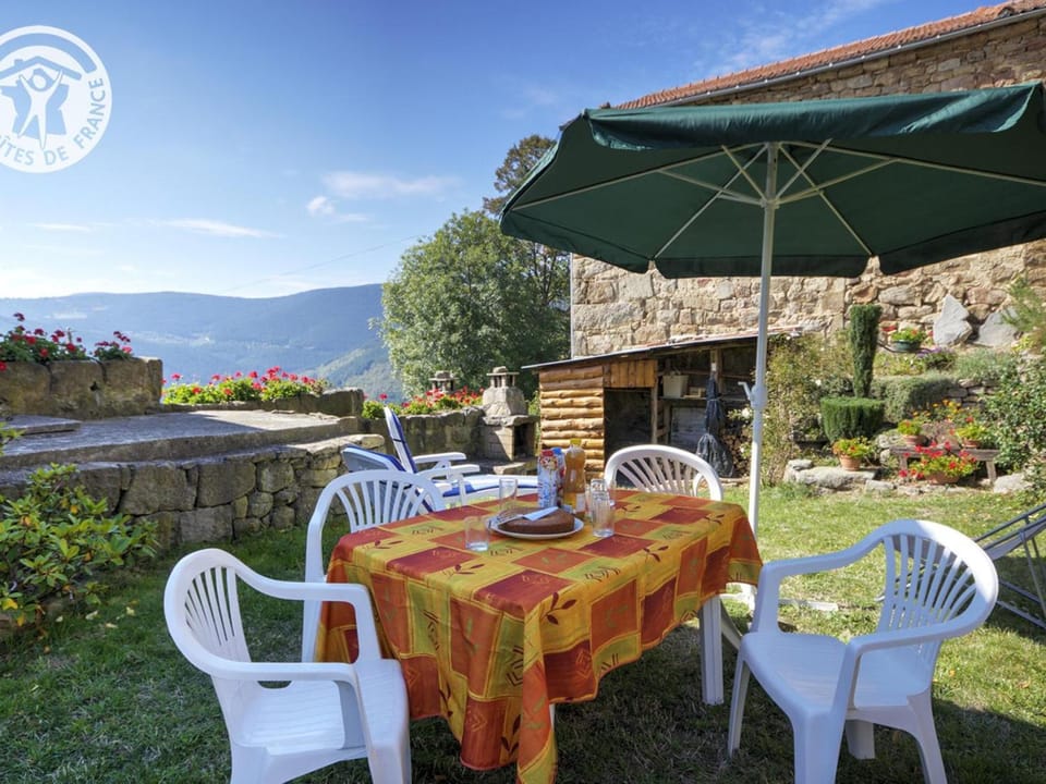 Gîte Authentique 16e Siècle avec Cheminée Près de Burdignes - FR-1-496-101 House in Auvergne-Rhône-Alpes