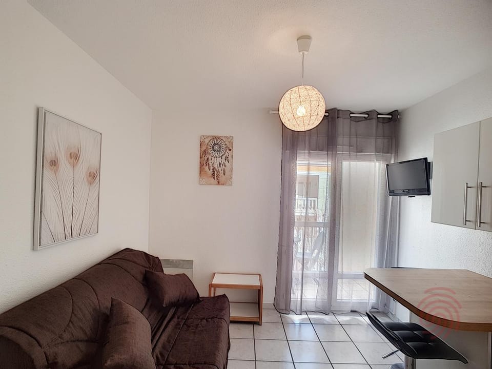 Studio rénové avec balcon, proche des Thermes de Lamalou, animaux acceptés, parking gratuit. - FR-1-451-131 Apartment in Occitanie