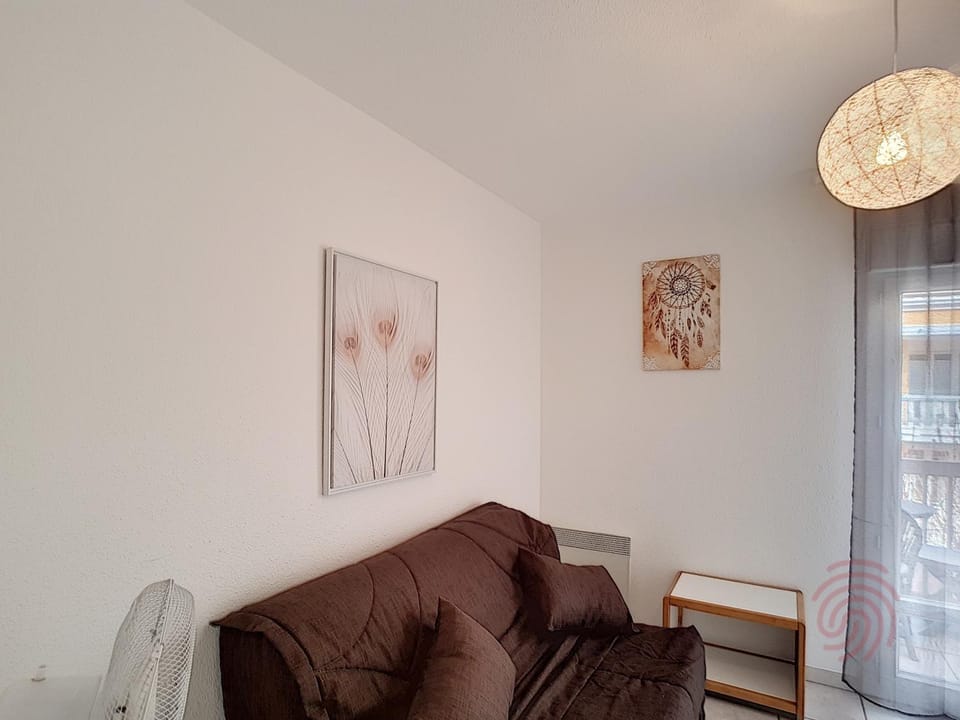 Studio rénové avec balcon, proche des Thermes de Lamalou, animaux acceptés, parking gratuit. - FR-1-451-131 Apartment in Occitanie