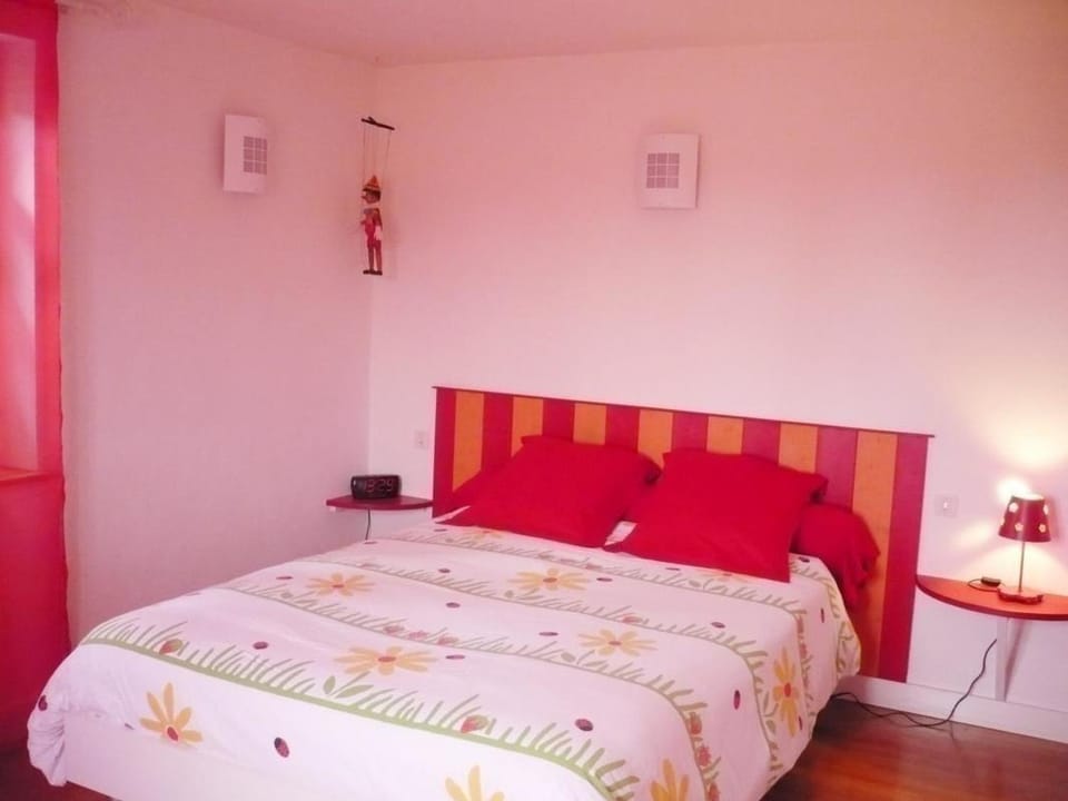 Maison spacieuse avec jardin et cheminée à Renaison - FR-1-496-110 House in Auvergne-Rhône-Alpes