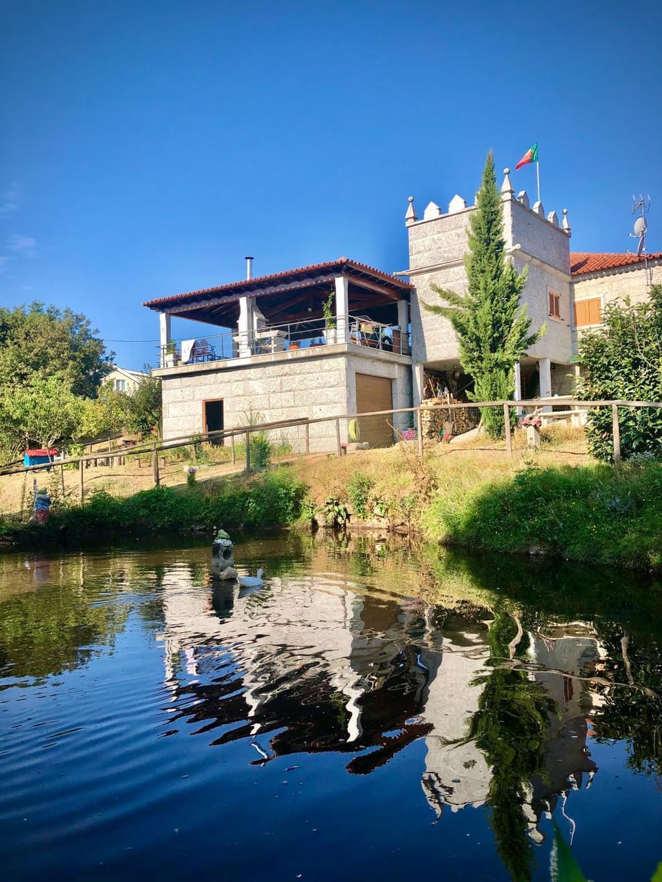 Natural landscape, Balcony/Terrace, Lake view, River view