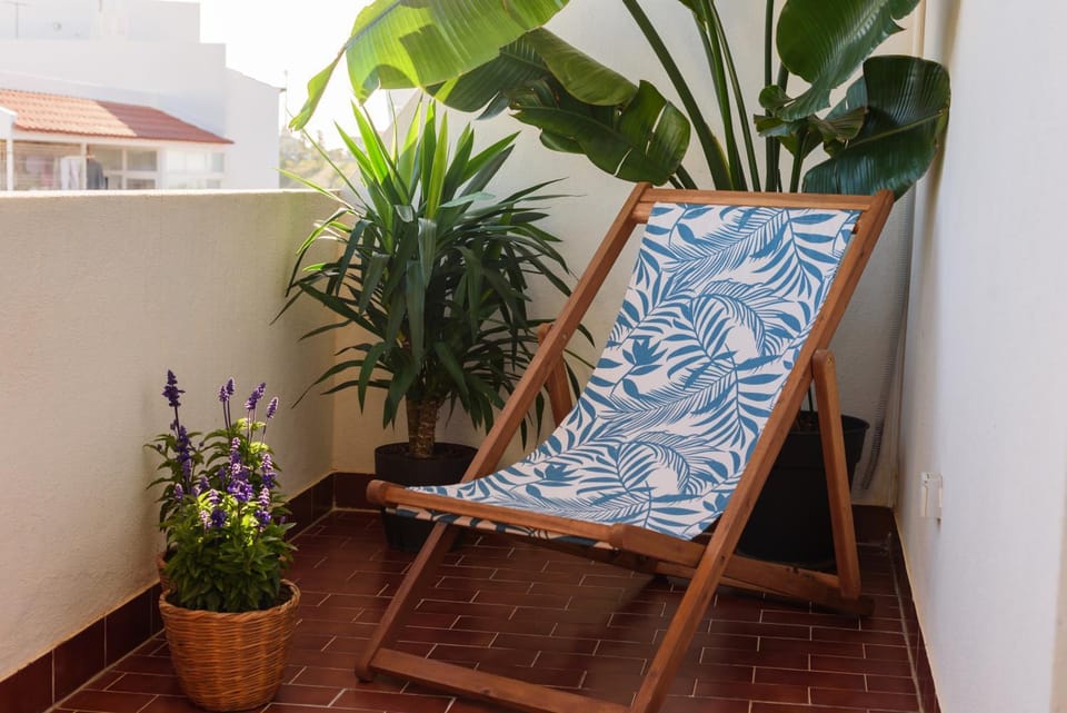 Ocean View Studio High-Speed Wi-Fi Apartment in Guia