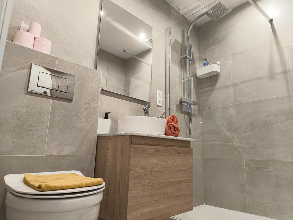 HOSTEL MEYERBEER - Rooms and Apartments Hostel in Nice