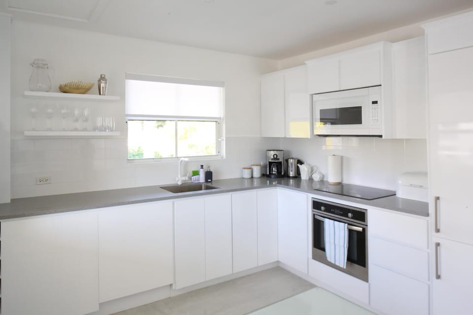 Coffee/tea facilities, Kitchen or kitchenette, Photo of the whole room