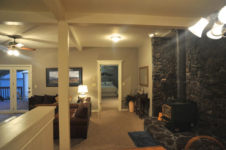 McCloud Hotel Hotel in McCloud