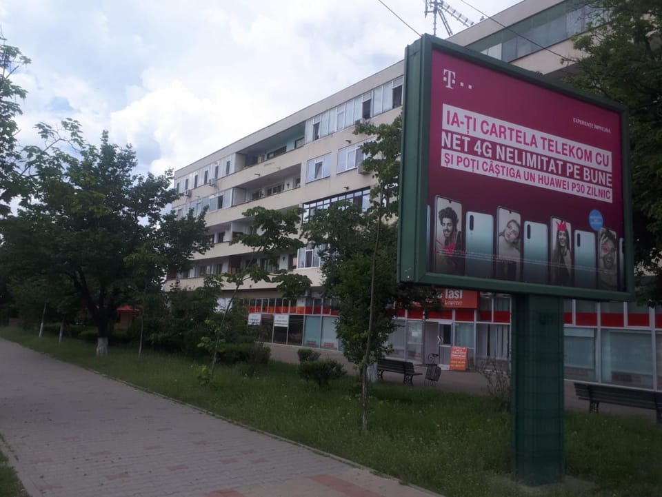 Property building, Facade/entrance, Location