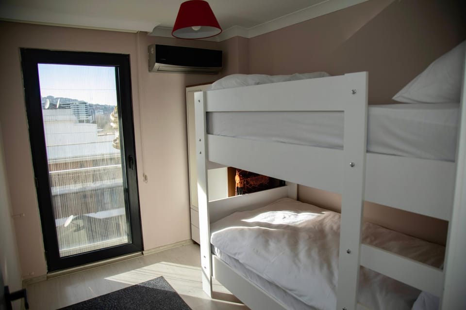Bed, bunk bed