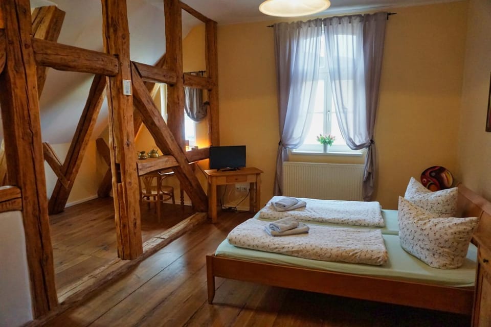 Bed, Living room, Photo of the whole room, Bedroom