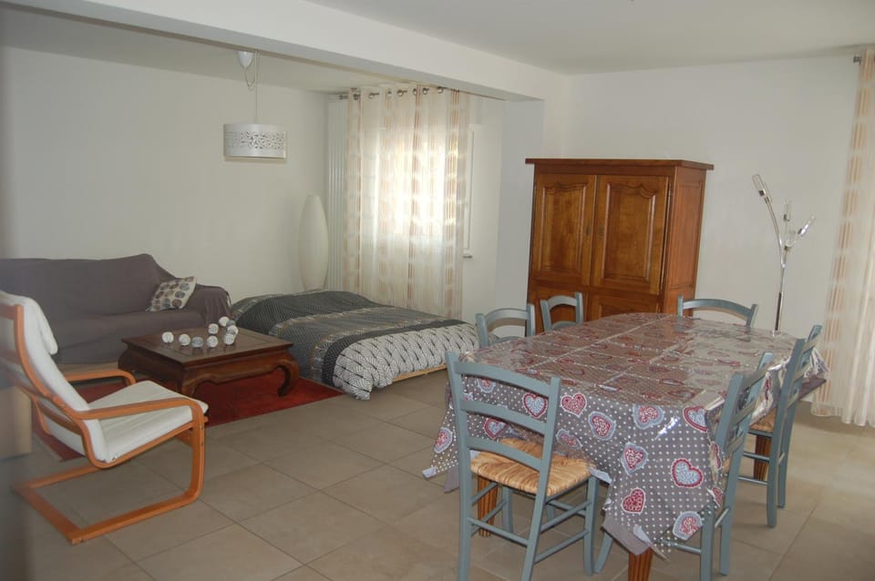Le gîte à l'ombre du tilleul House in Grand Est