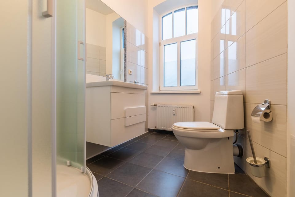 Shower, Toilet, Bathroom