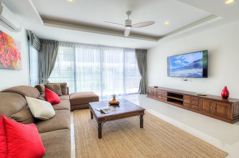 TV and multimedia, Living room, Seating area
