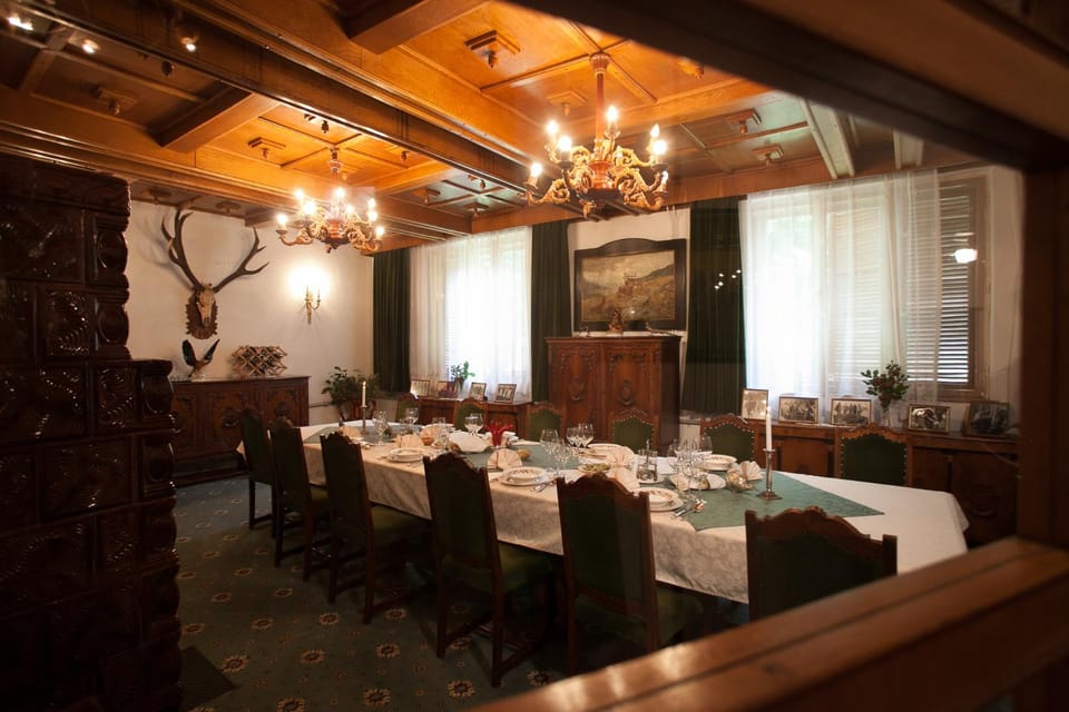 Restaurant/places to eat, Food and drinks