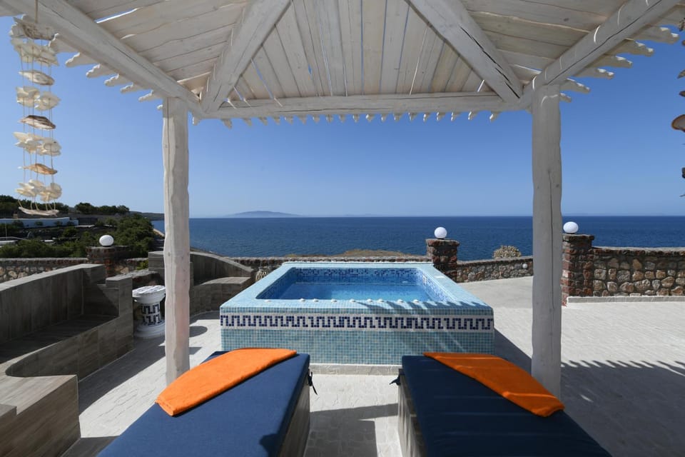 Patio, Sea view, Bath, sunbed