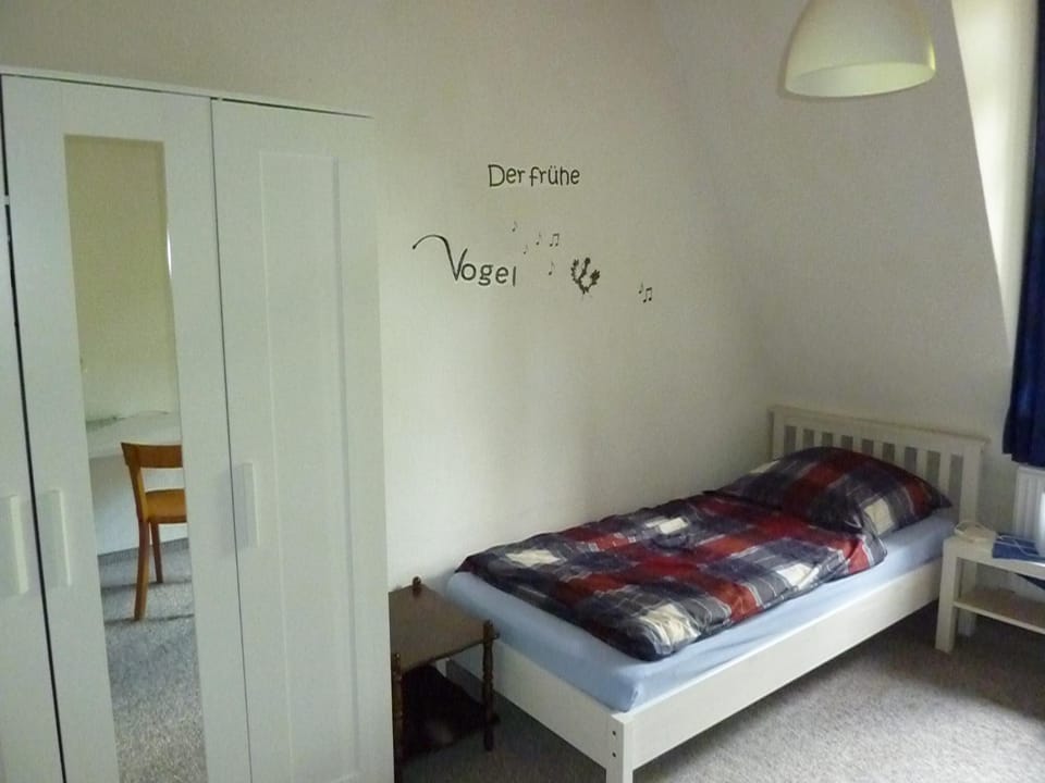Bed, Photo of the whole room, Decorative detail, Bedroom, Family
