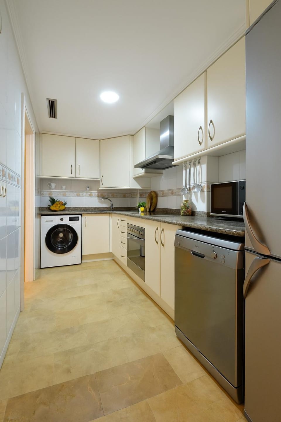 Communal kitchen, kitchen, kitchen