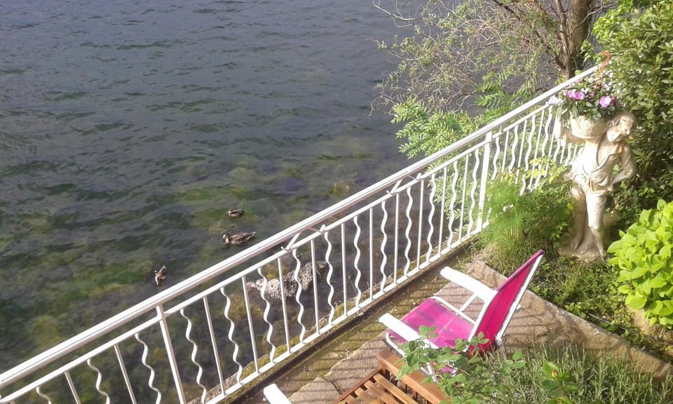 Balcony/Terrace, Lake view
