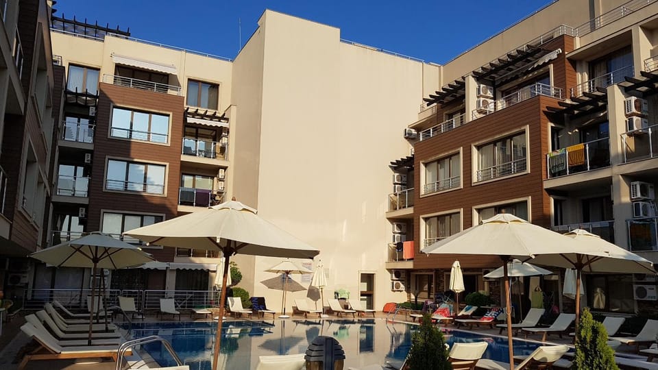 Swimming pool, Swimming pool