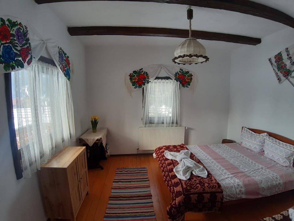 Căsuța din Povești - Vatra Nature lodge in Romania