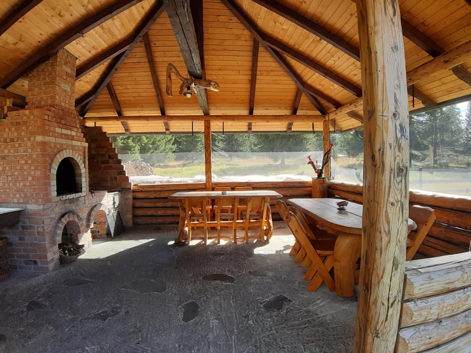 Căsuța din Povești - Vatra Nature lodge in Romania