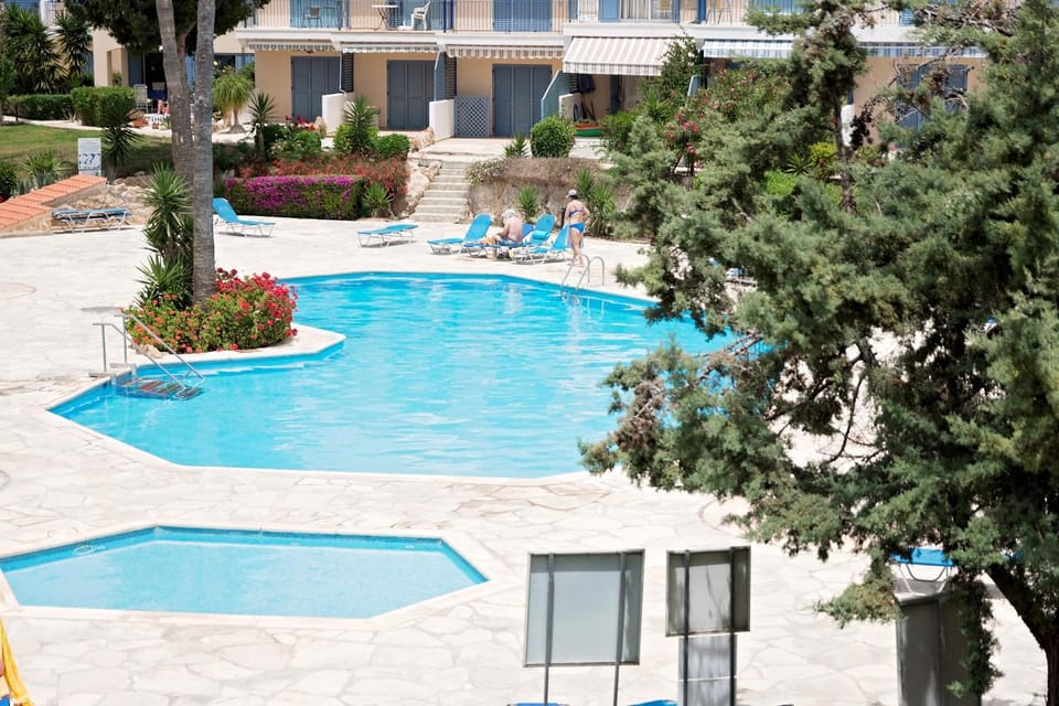 Paradise Gardens with a large terrace Apartment in Yeroskipou
