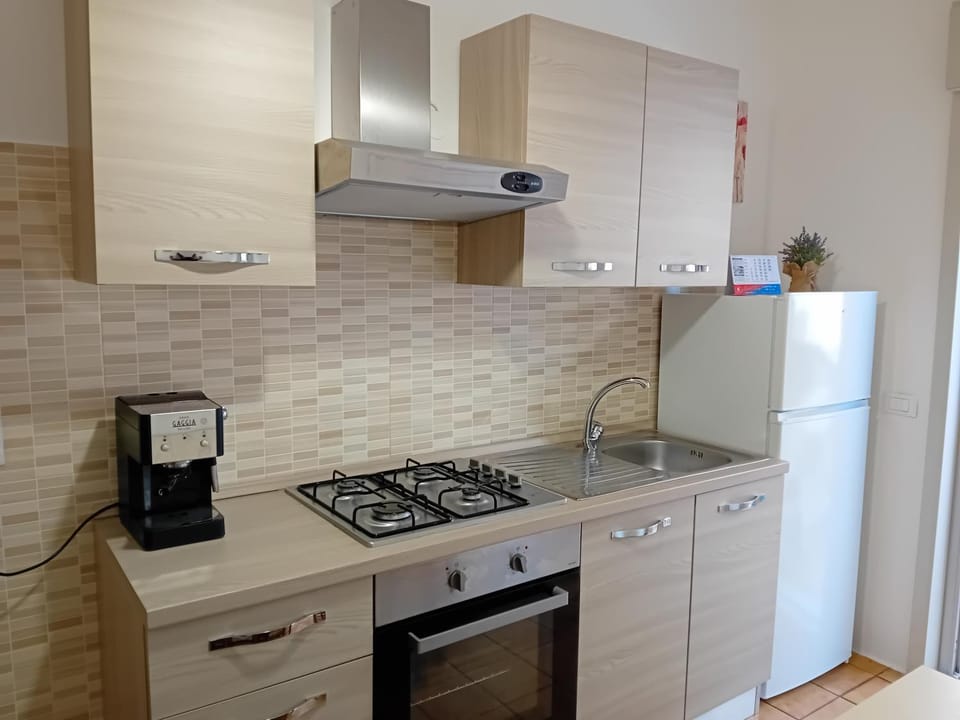 Kitchen or kitchenette, pet friendly, stove