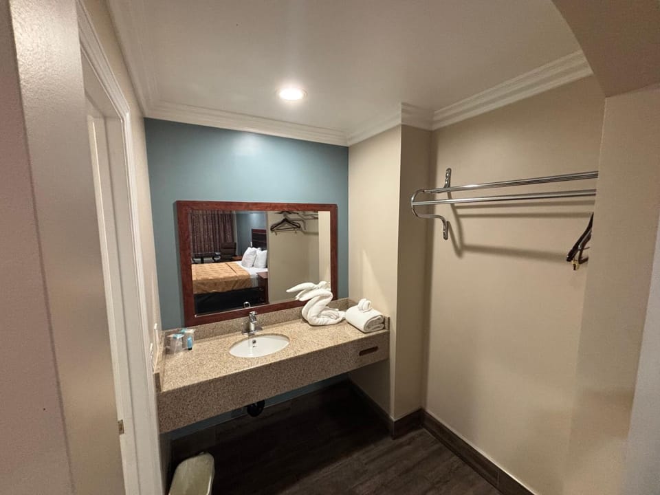 Bathroom, towels